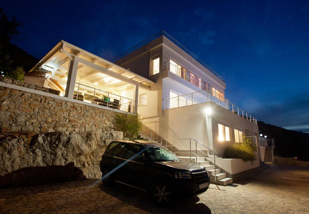 Luxury Apartment Prestige Villa Bellevue Vis Exteriör bild